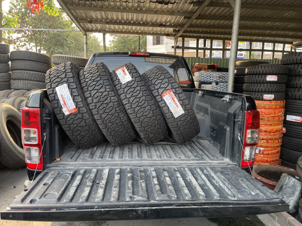 LỐP XE CHUYÊN DÙNG CHO XE BÁN TẢI GIÁ TỐT TẠI CỬU LONG THIÊN